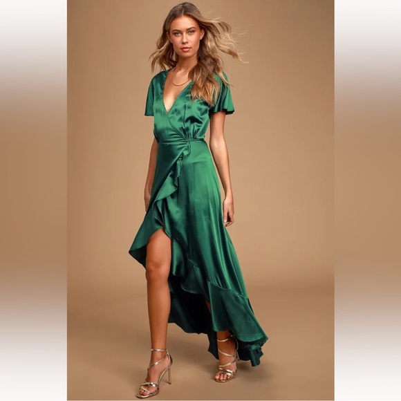 Lulus Dresses & Skirts - Lulus emerald green satin dress